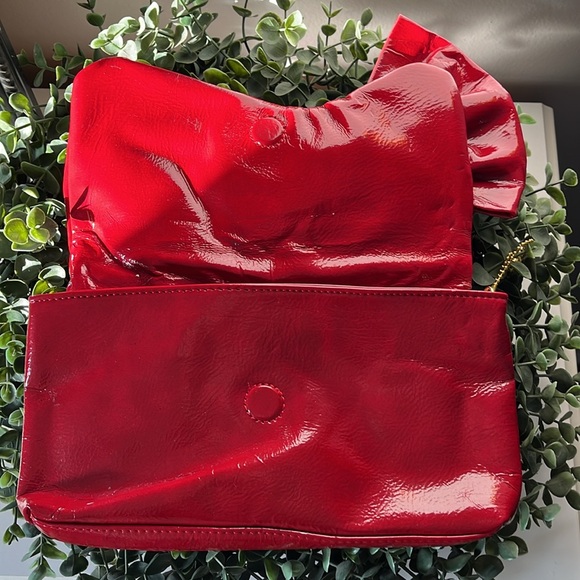 Big Buddha red bow, patent vegan leather clutch - Picture 5 of 5